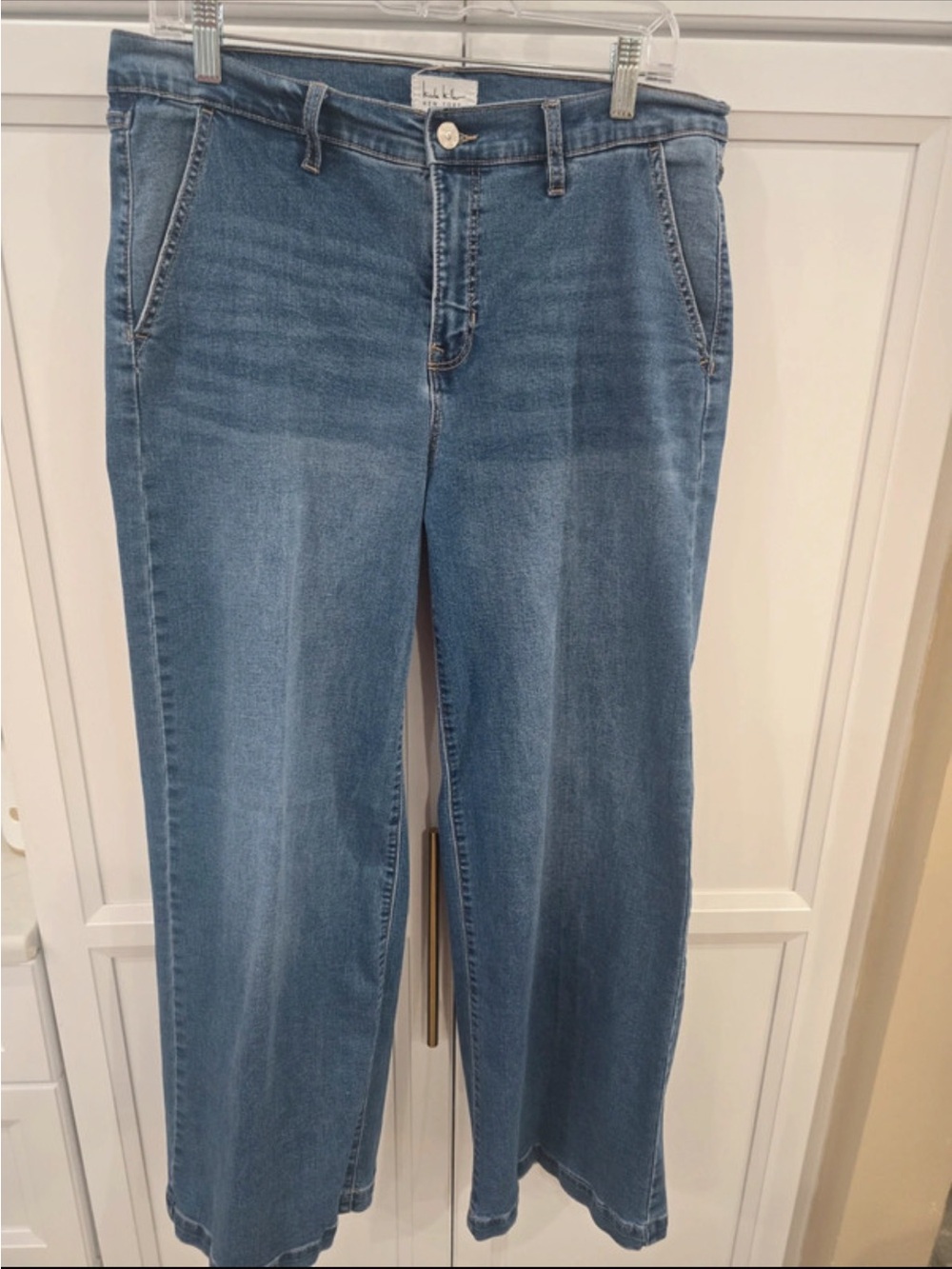 High-Rise Wide-Leg Jeans in Medium Blue Wash